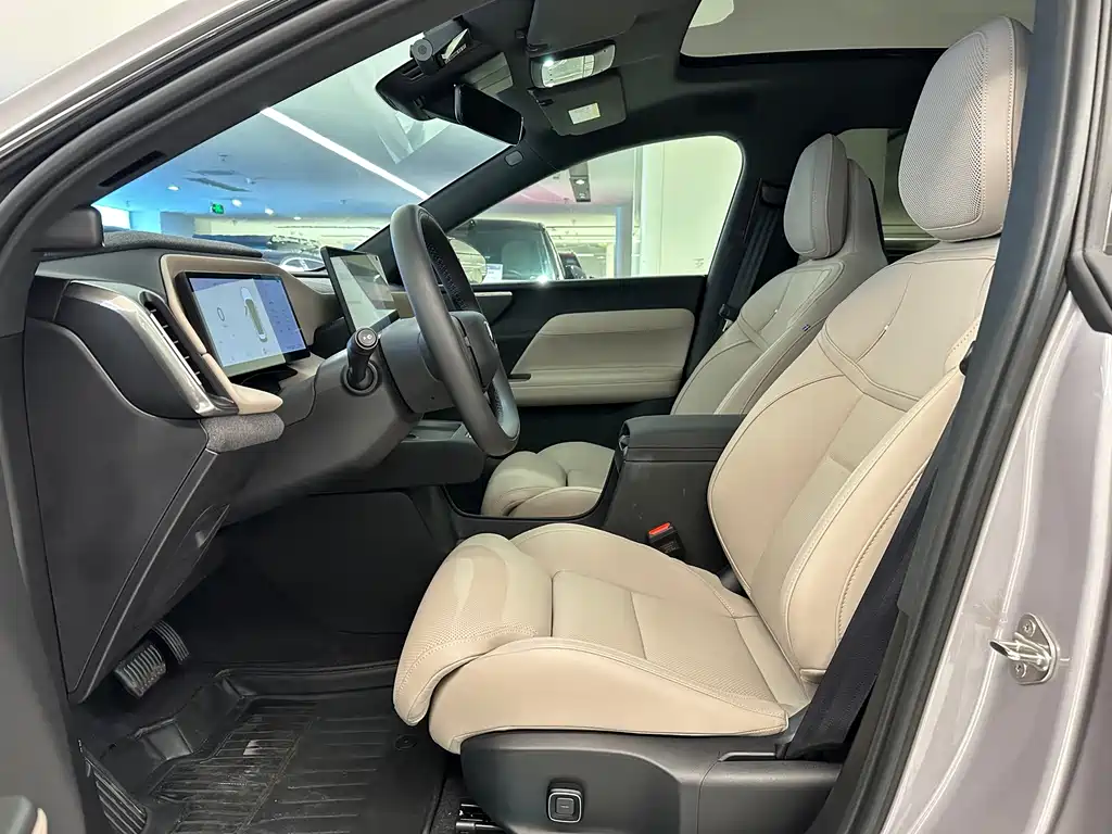 Volvo XC70 PHEV — миниатюра 9