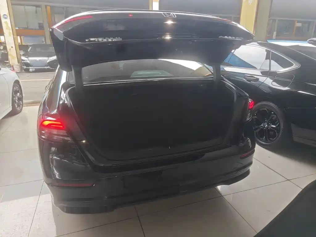 Honda Accord — миниатюра 19