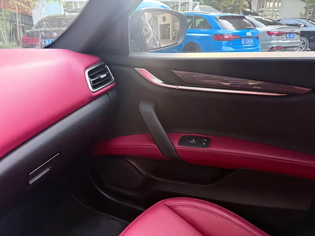 Maserati Ghibli — миниатюра 8