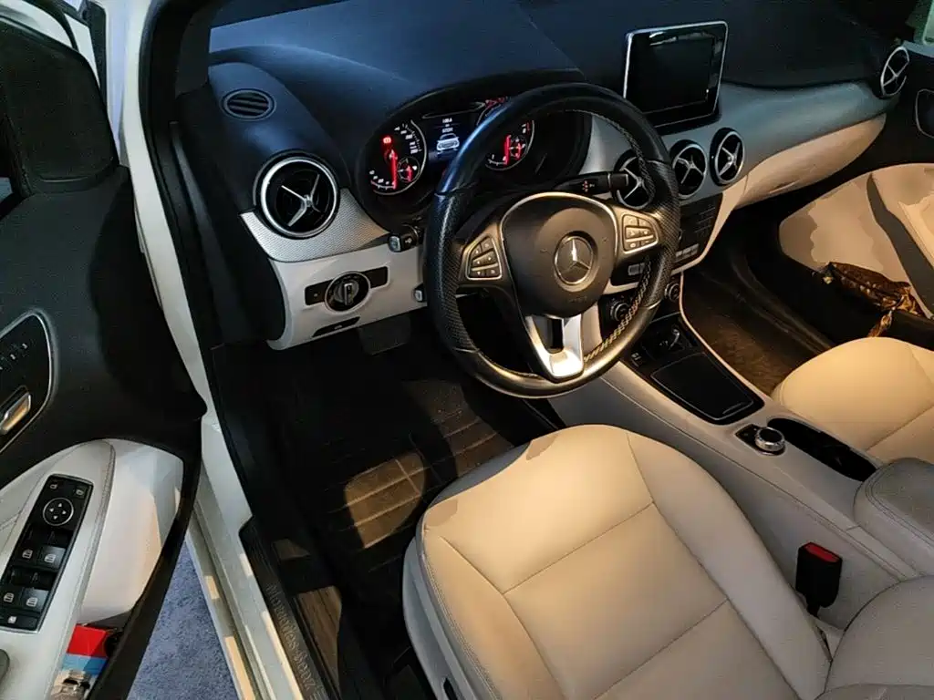 Mercedes-Benz B-Class — миниатюра 21