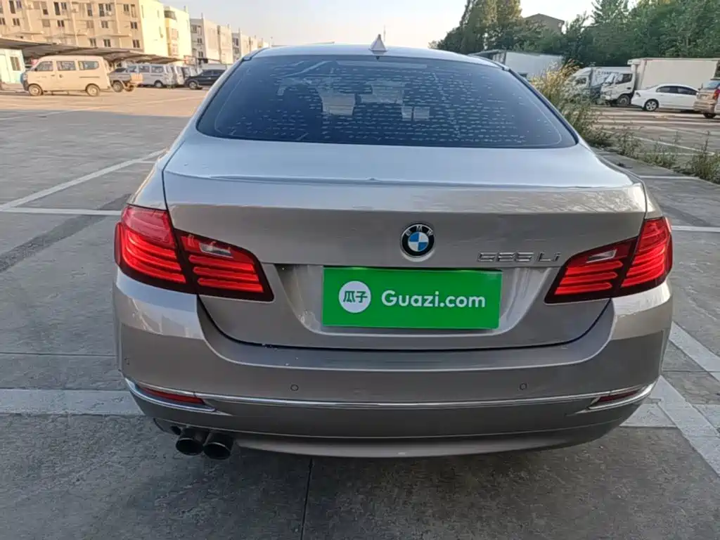 BMW 5 Series — миниатюра 6