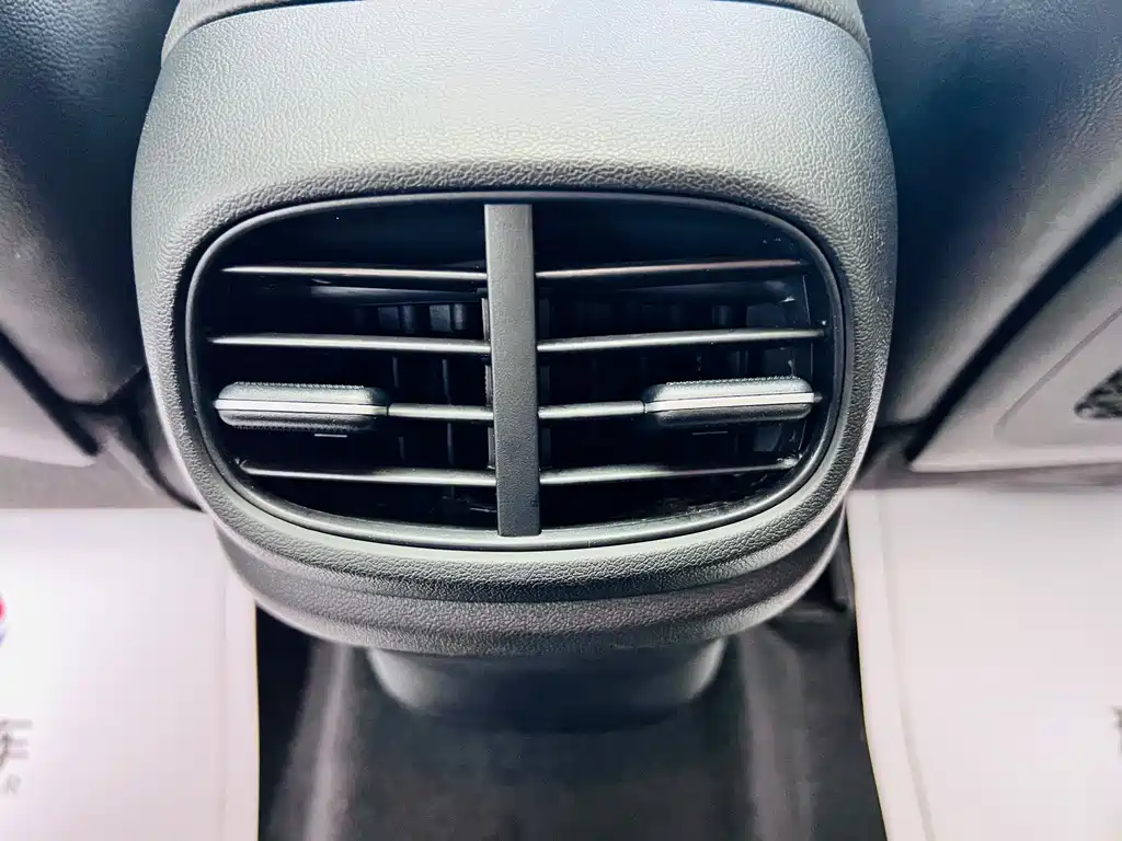 Hyundai Elantra — миниатюра 19