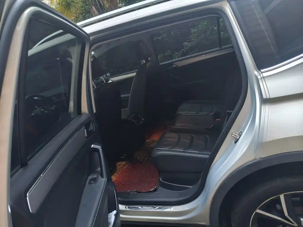 Volkswagen Tiguan L — миниатюра 8