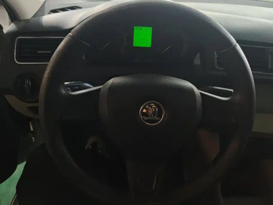 Skoda Rapid — миниатюра 15