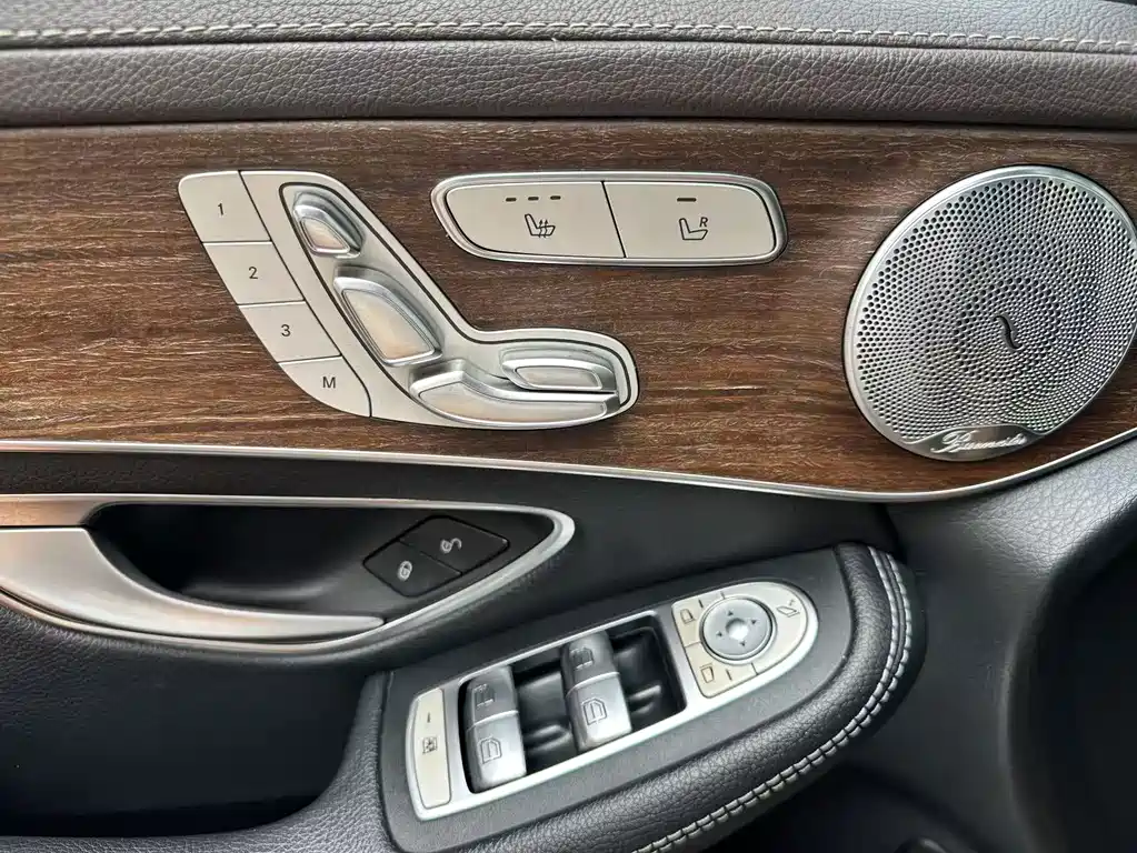 Mercedes-Benz GLC — миниатюра 10