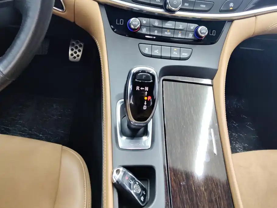 Buick LaCrosse — миниатюра 16