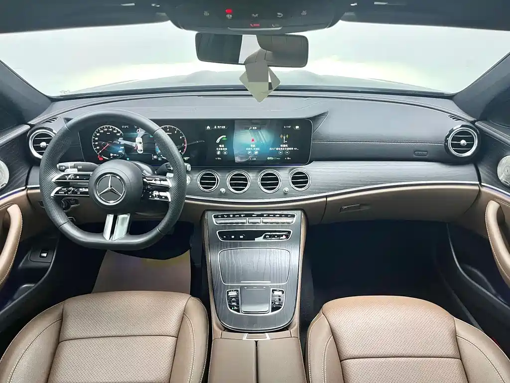 Mercedes-Benz E-Class — миниатюра 6