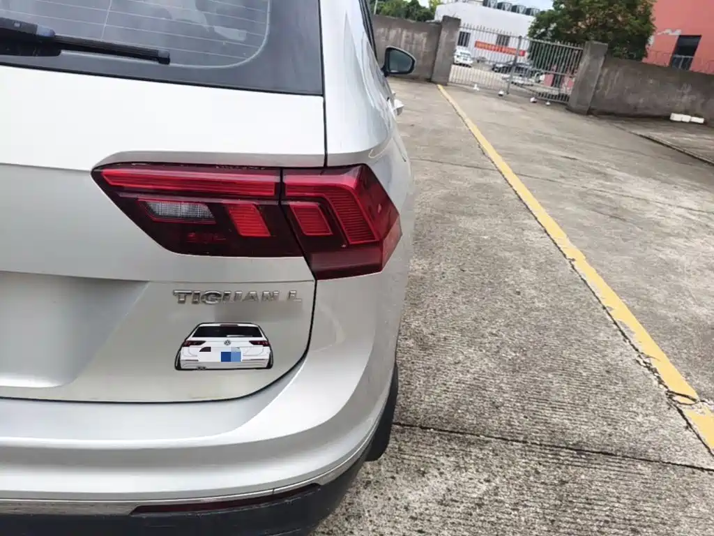 Volkswagen Tiguan L L 2017 330TSI AT Luxury