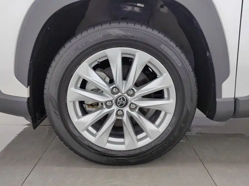 Toyota Corolla Cross — миниатюра 17