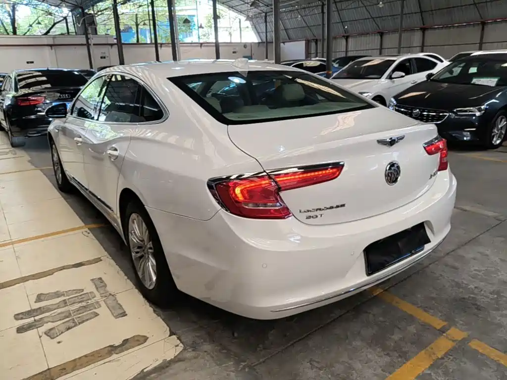 Buick LaCrosse — миниатюра 5