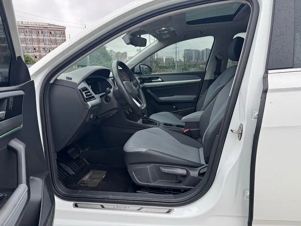 Volkswagen Lavida — миниатюра 4