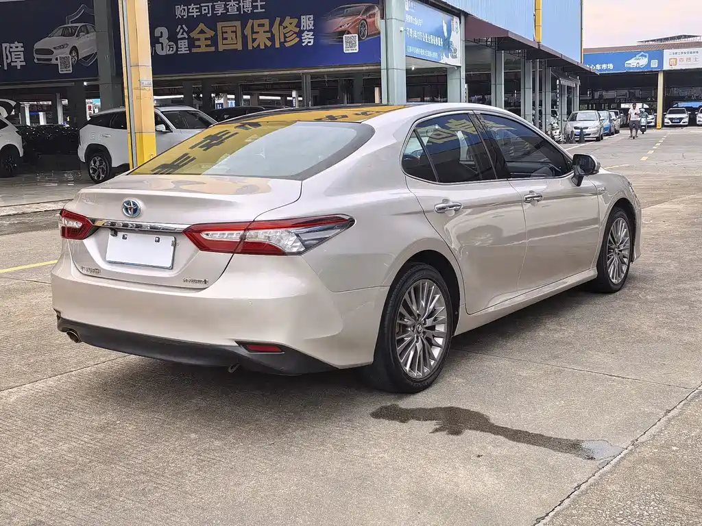 Toyota Camry — миниатюра 6