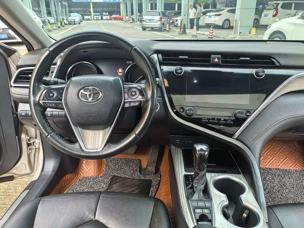 Toyota Camry — миниатюра 9