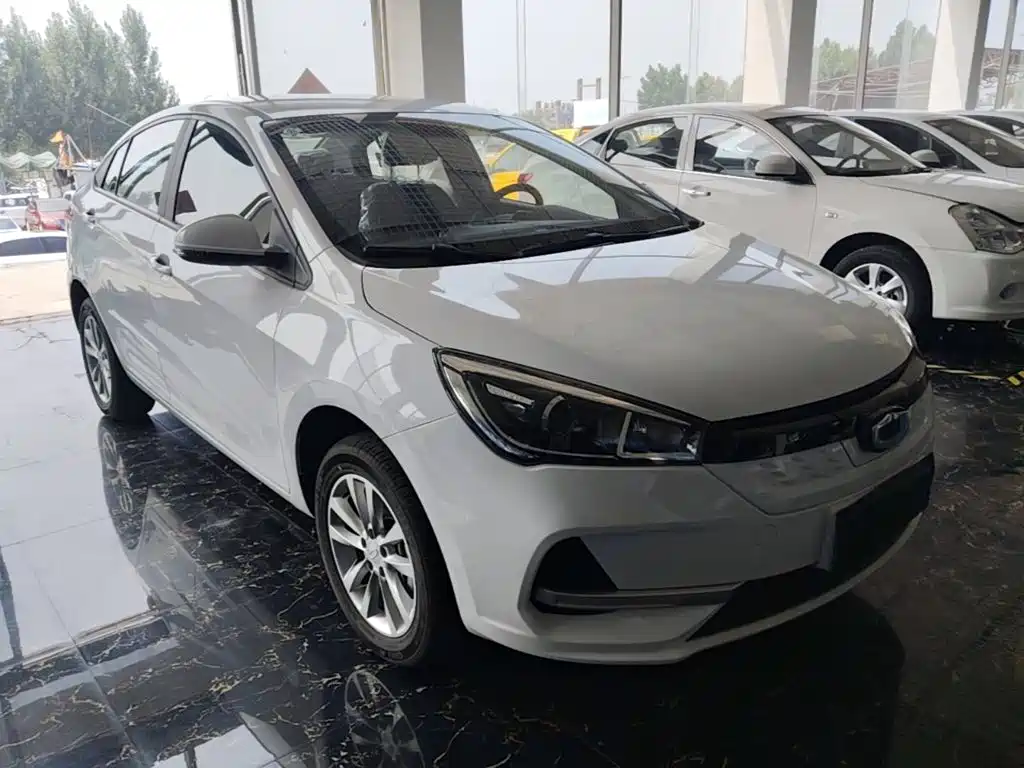 Guojin Auto Junxing — миниатюра 4