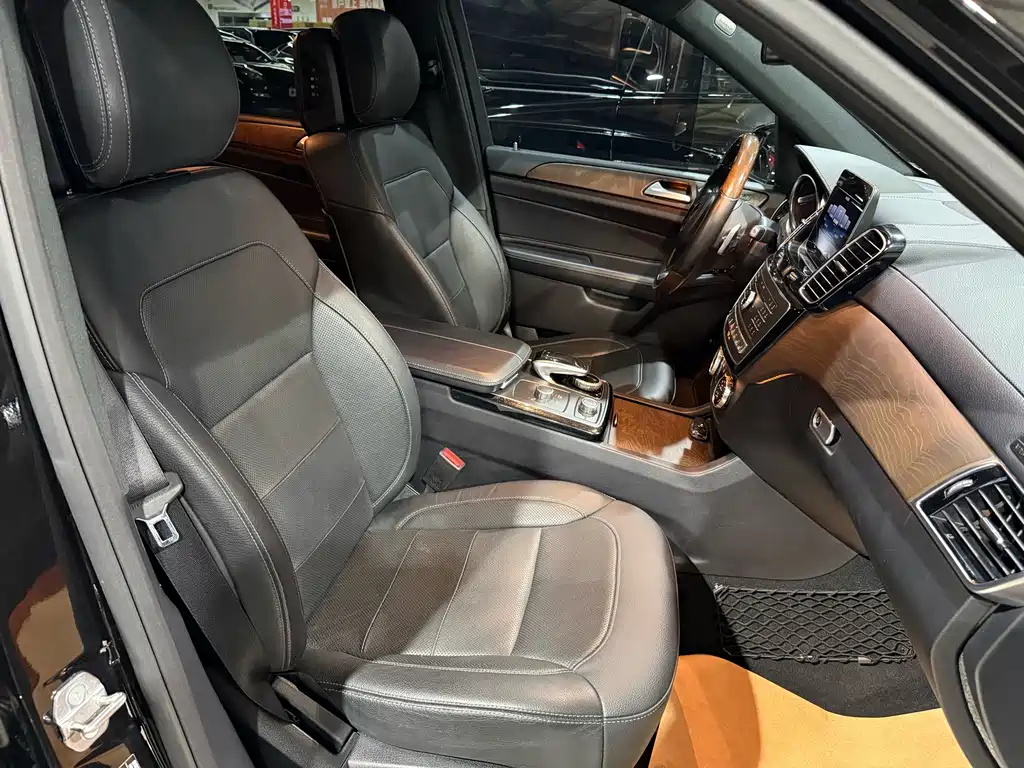 Mercedes-Benz GLS — миниатюра 22