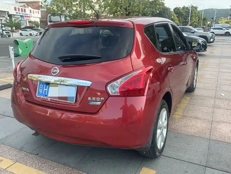 Nissan Tiida — миниатюра 4
