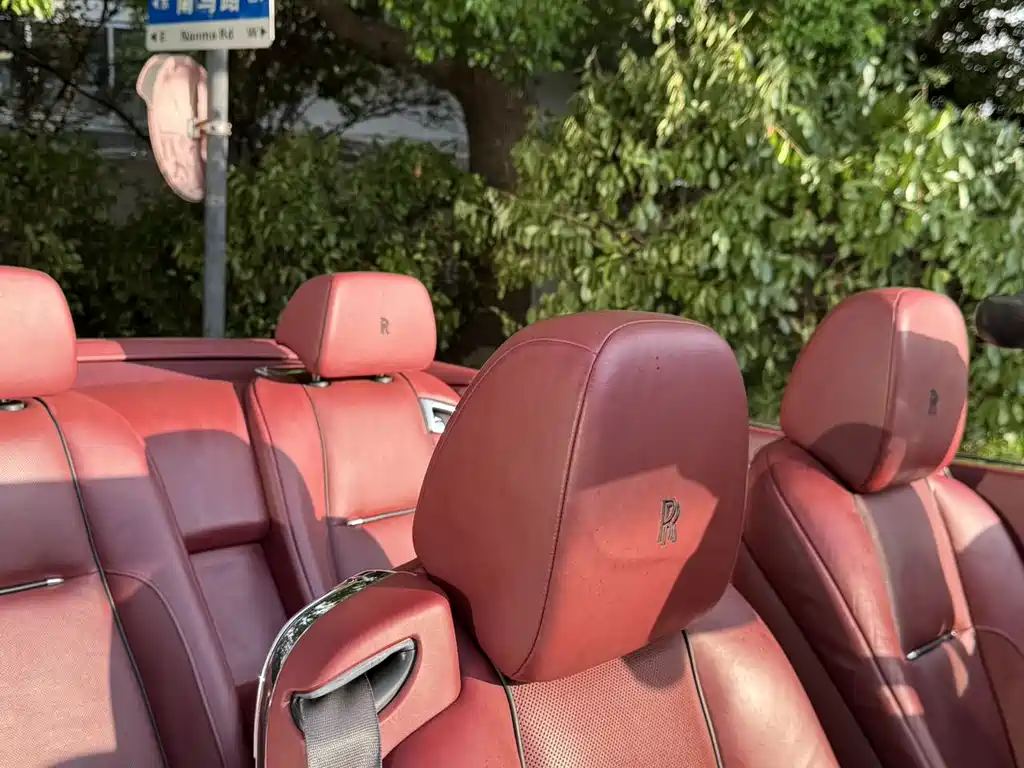 Rolls-Royce Dawn — миниатюра 17