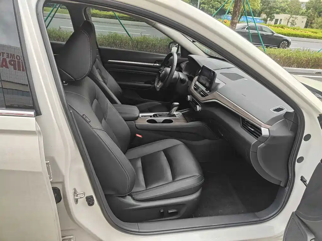 Nissan Teana — миниатюра 14