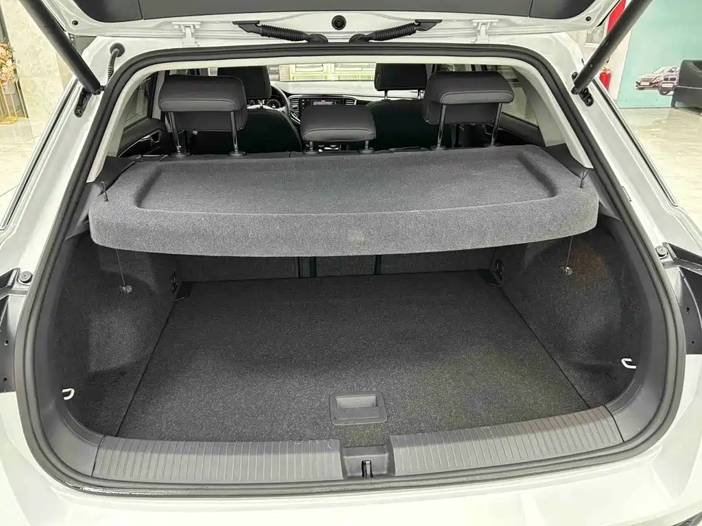 Volkswagen T-Roc — миниатюра 11
