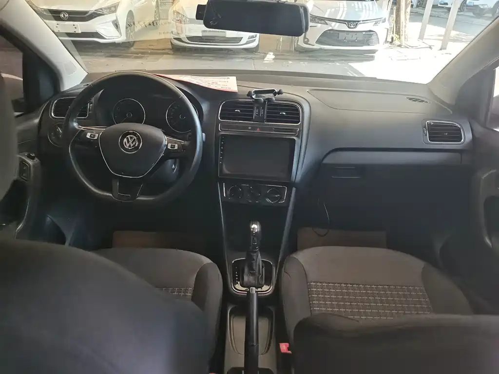 Volkswagen Polo — миниатюра 5