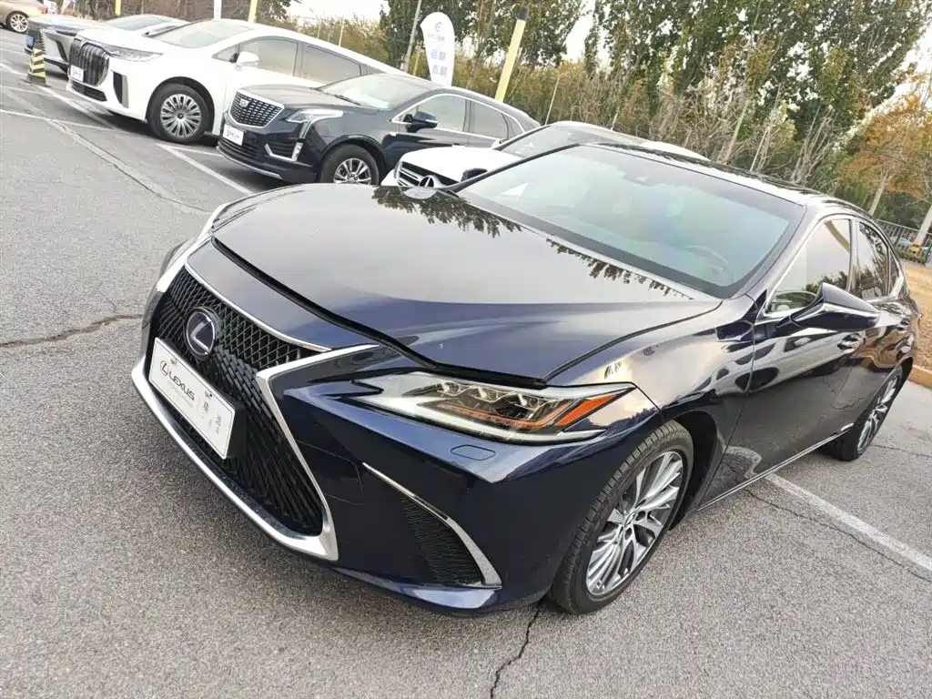LEXUS ES