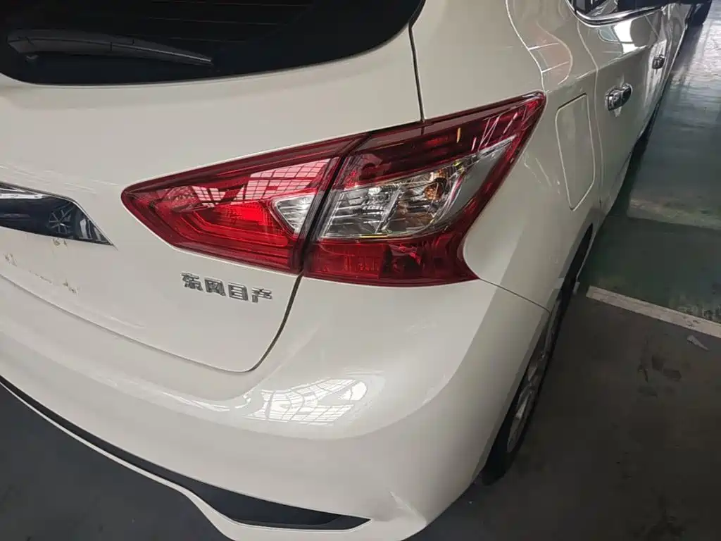 Nissan Tiida — миниатюра 8