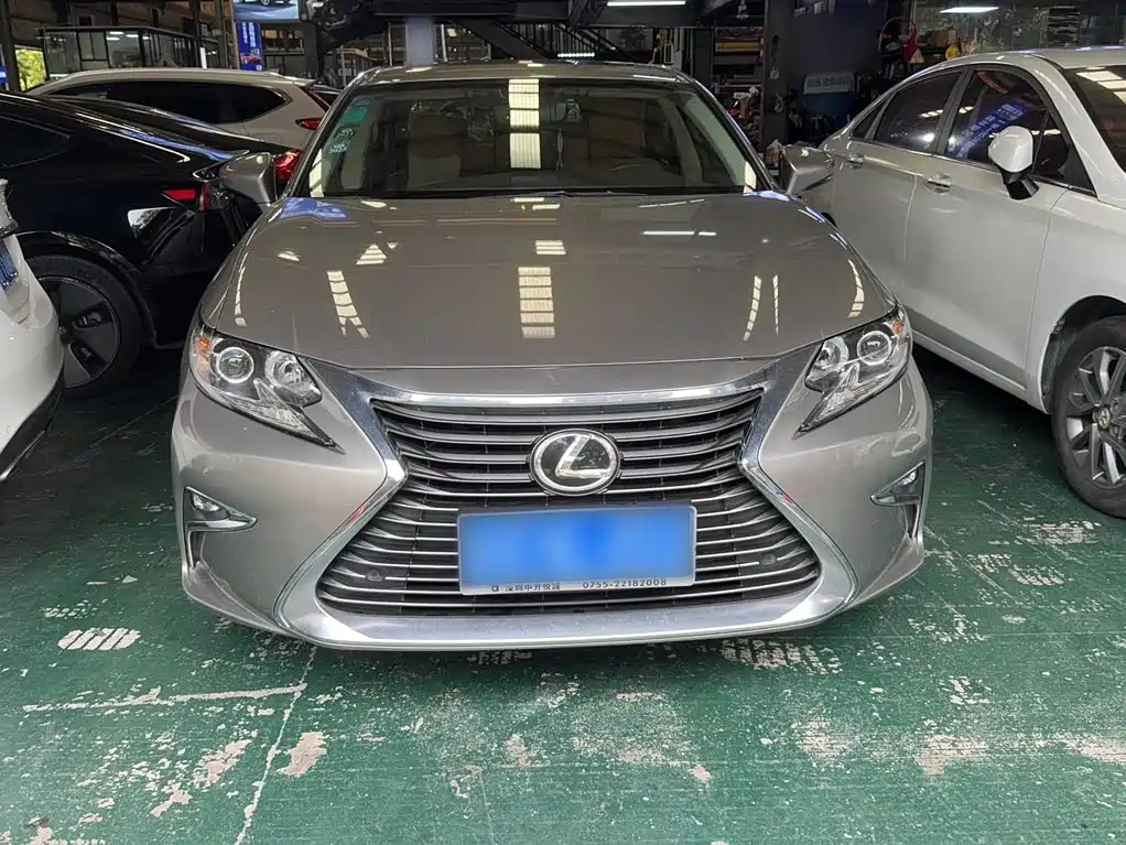 Lexus ES — миниатюра 23