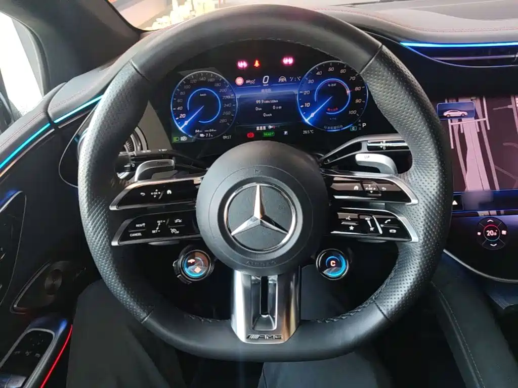 Mercedes-Benz EQE AMG — миниатюра 11