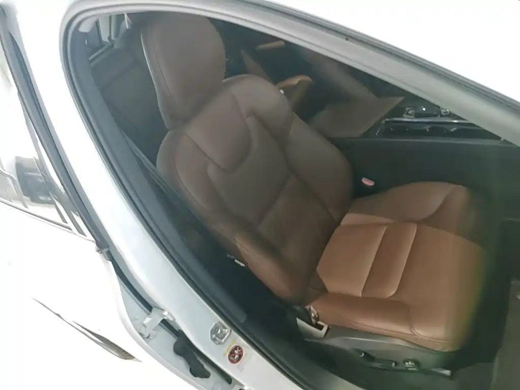 Volvo XC60 — миниатюра 25