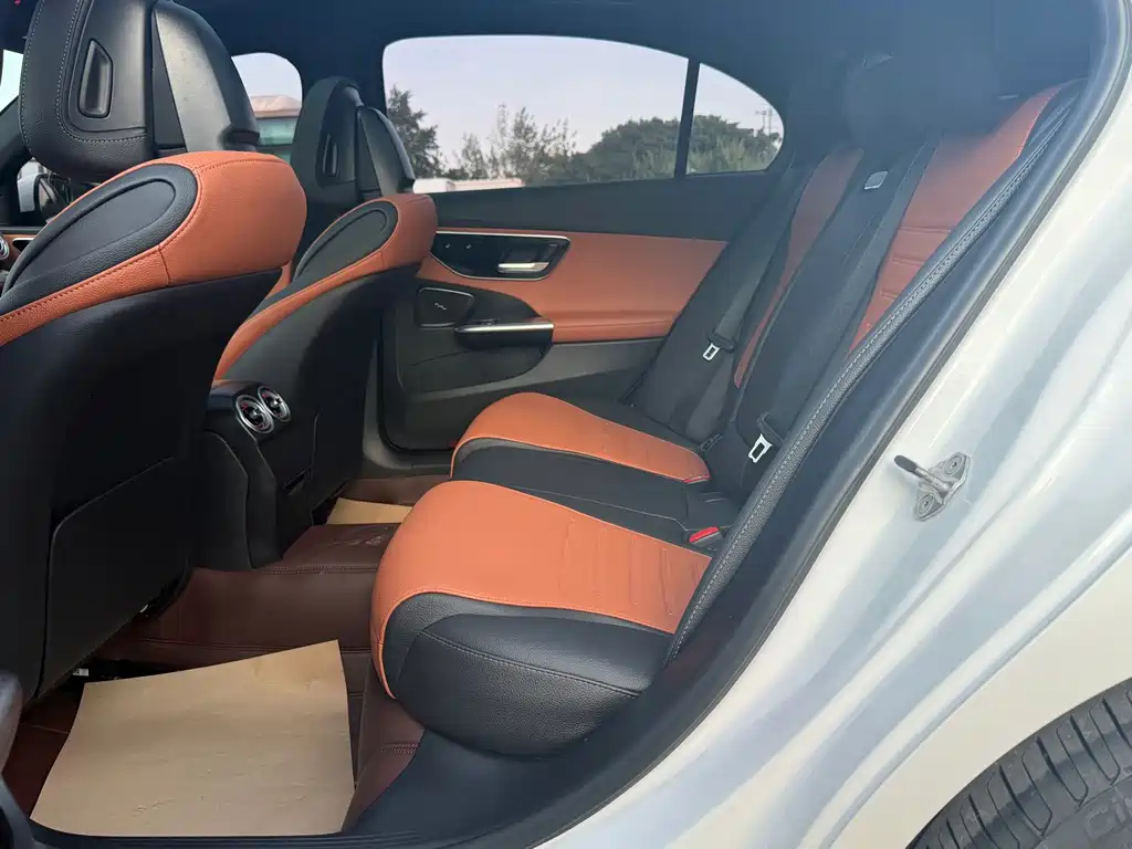 Mercedes-Benz C-Class — миниатюра 12