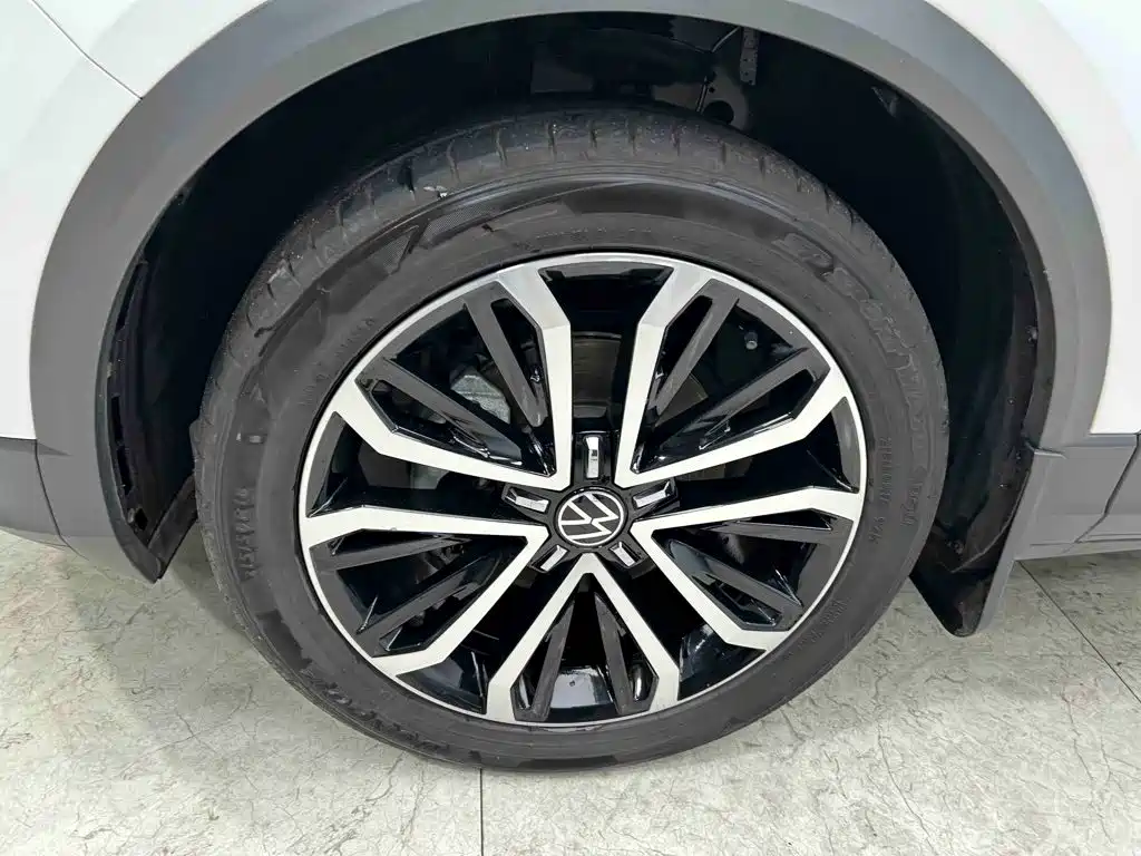 Volkswagen T-Roc — миниатюра 13