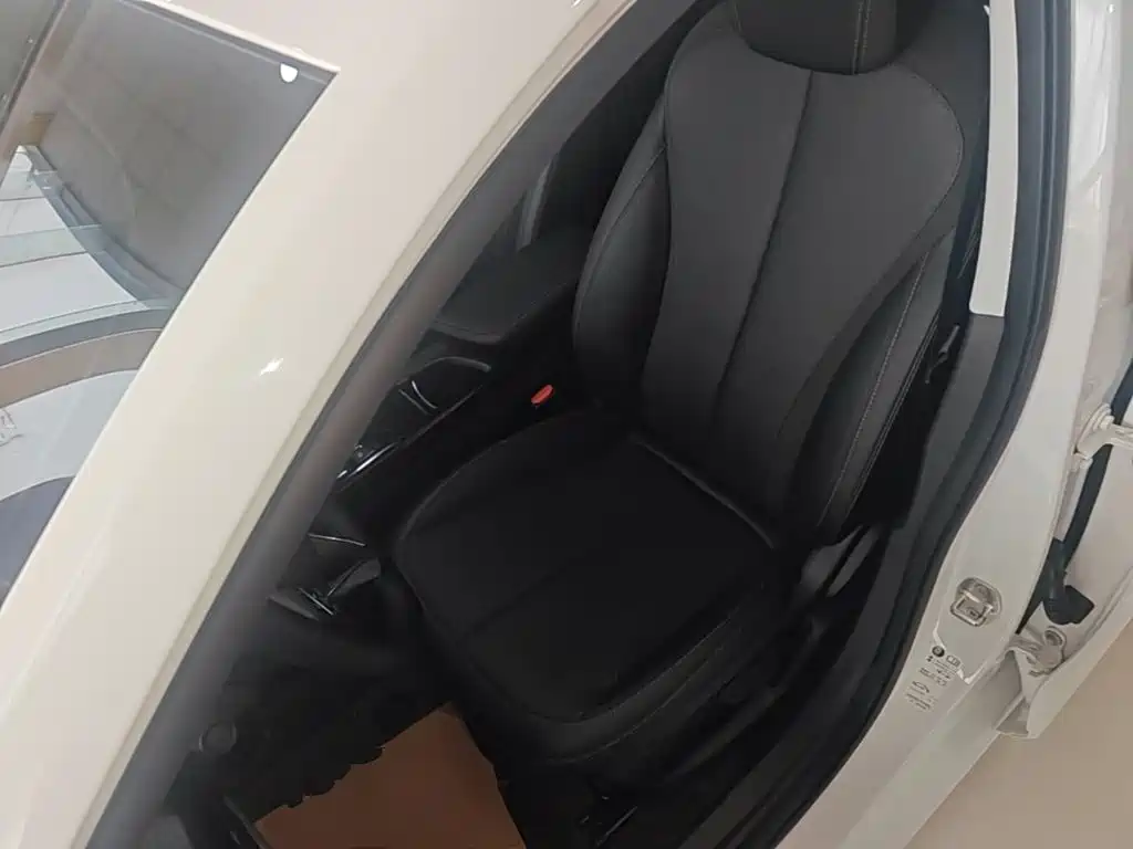 Buick Verano — миниатюра 15