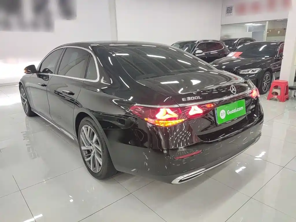 Mercedes-Benz E-Class — миниатюра 5