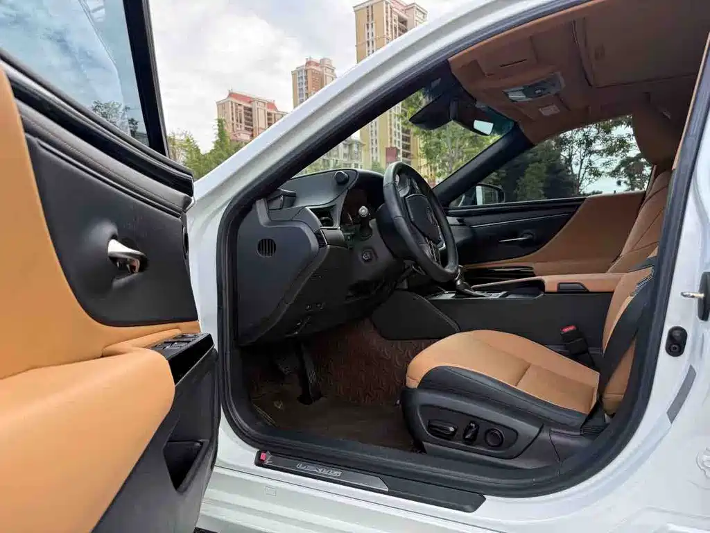 Lexus ES — миниатюра 5