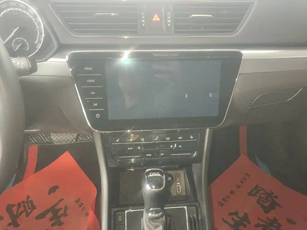 Skoda Superb — миниатюра 13