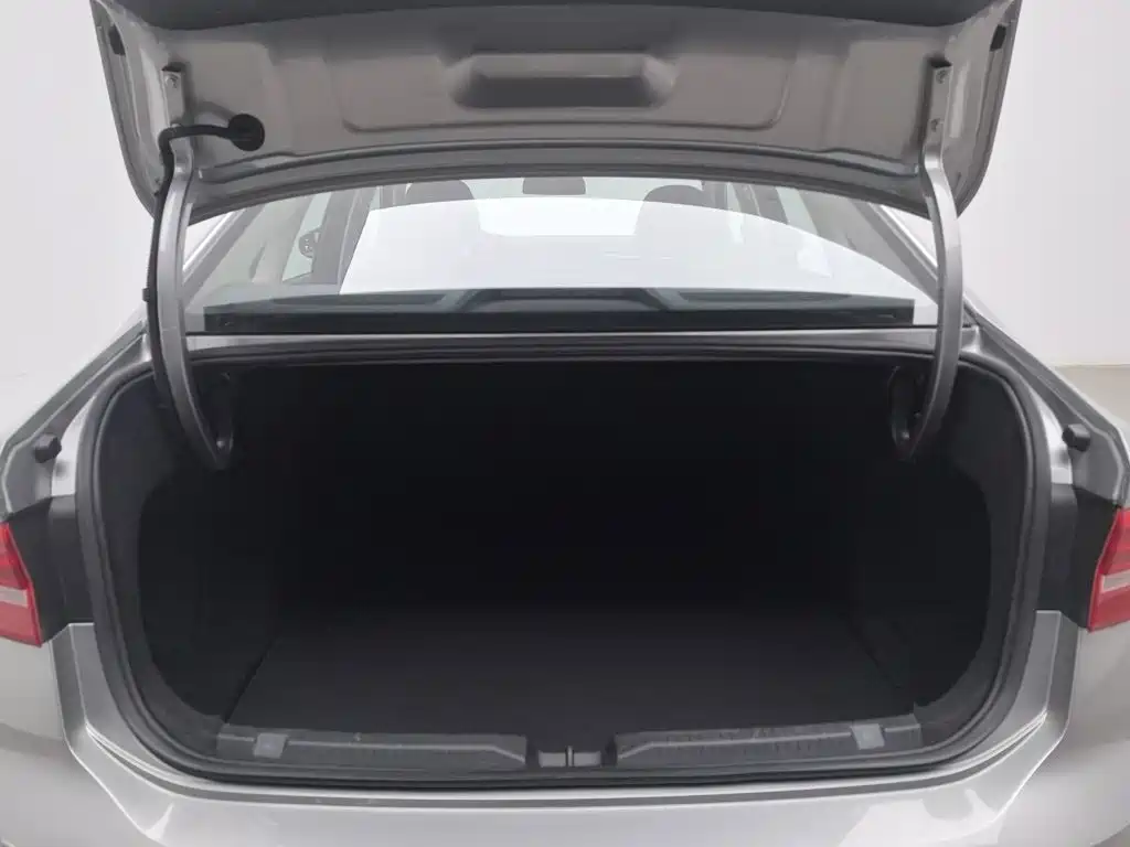 Volkswagen Lavida — миниатюра 16