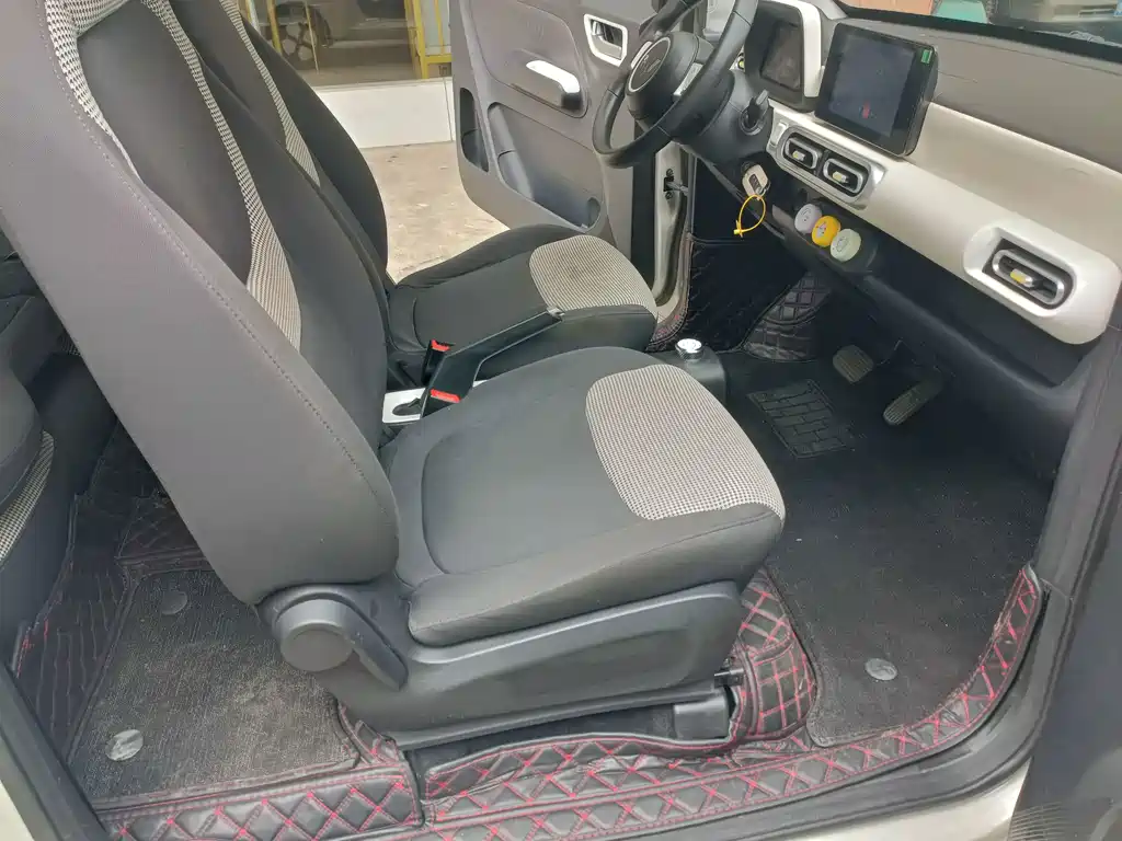 Wuling MINIEV — миниатюра 10