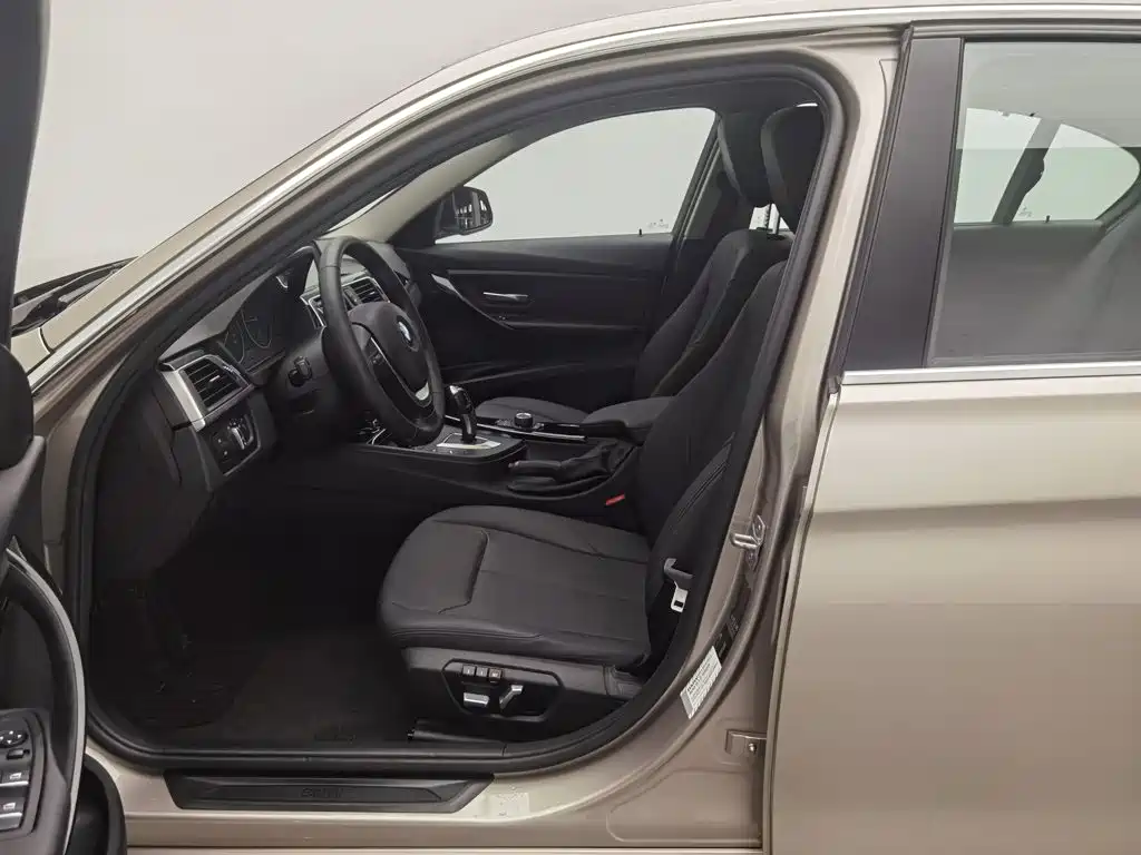 BMW 3 Series — миниатюра 10