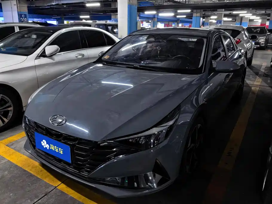 Hyundai Elantra