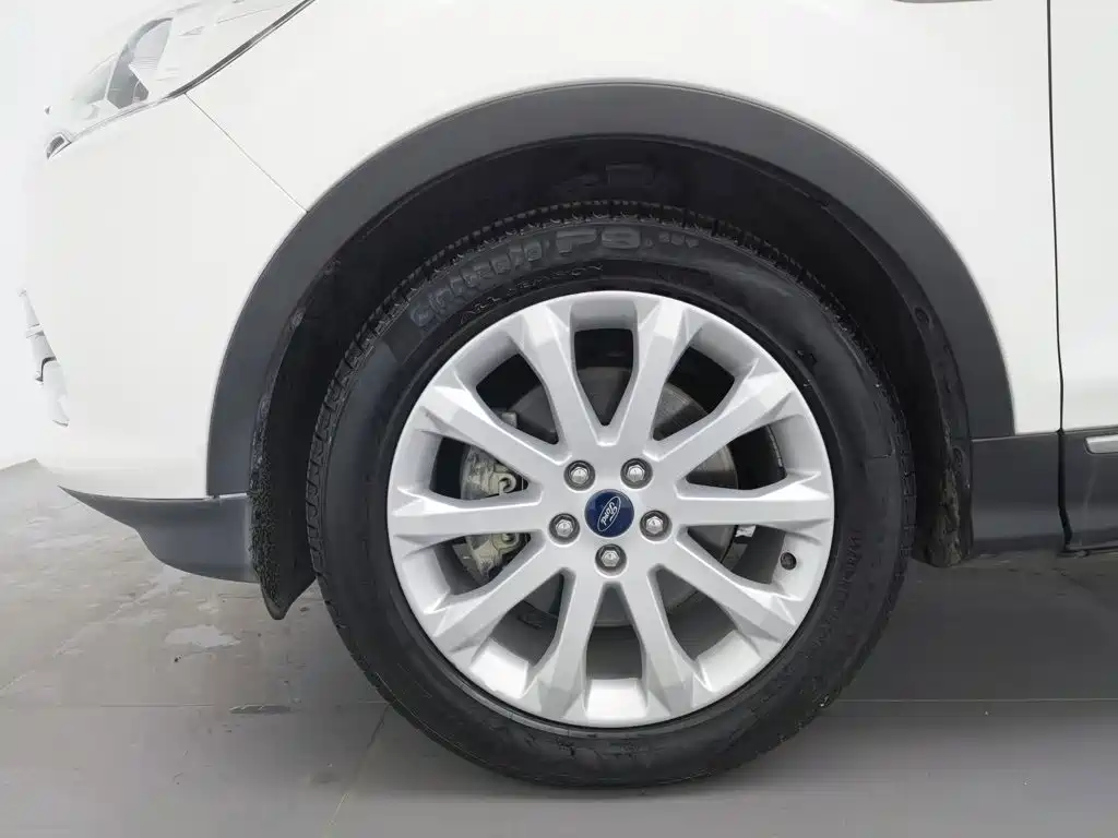 Ford Kuga — миниатюра 17