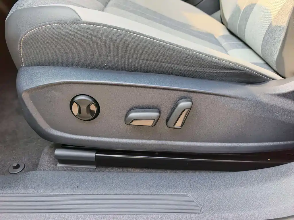 Volkswagen ID.4 Crozz — миниатюра 13