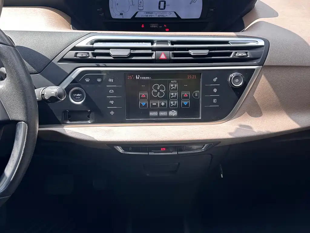 Citroen C4 Picasso — миниатюра 8