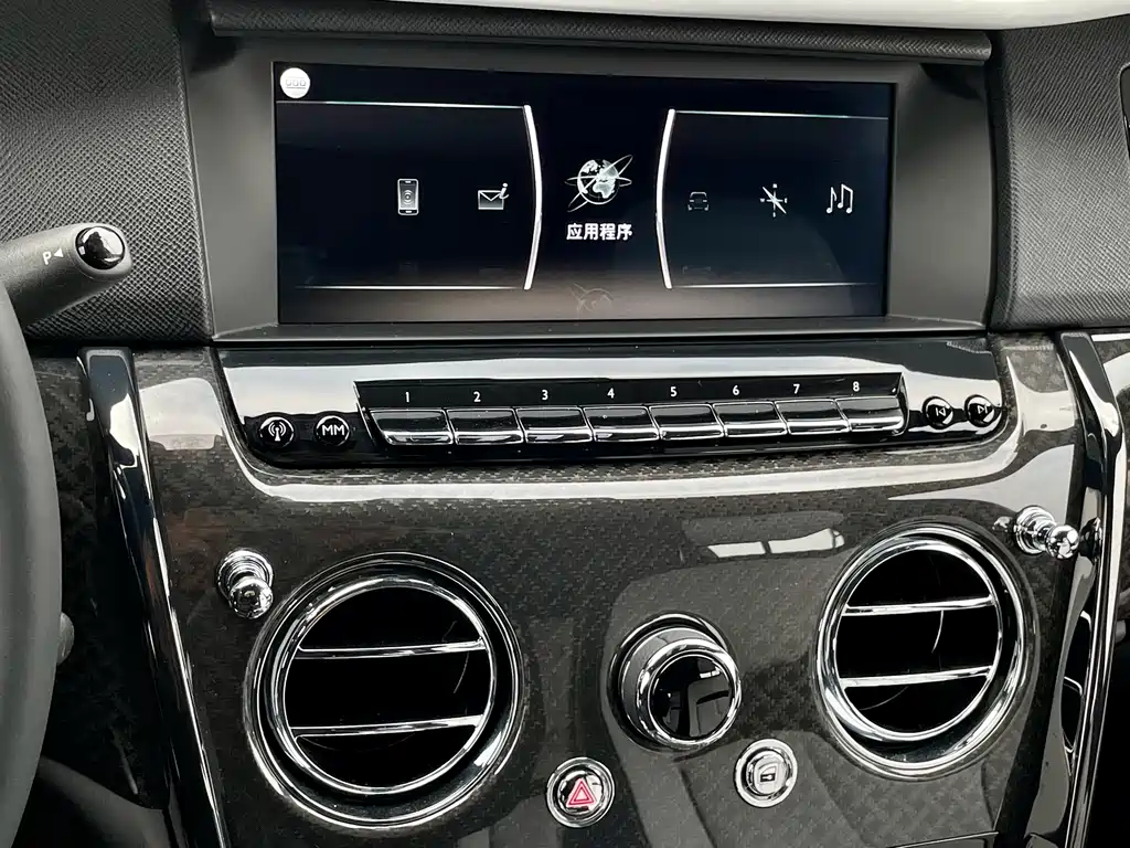 Rolls-Royce Cullinan — миниатюра 20