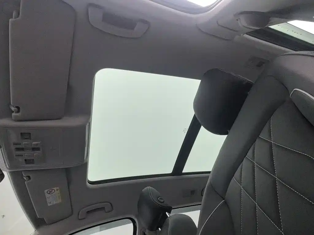 Volkswagen Tiguan L — миниатюра 14