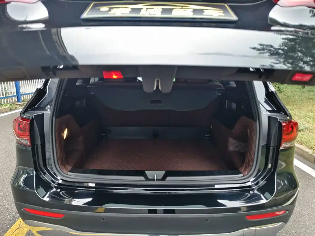 Mercedes-Benz GLB — миниатюра 13