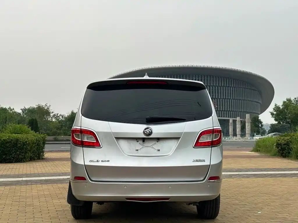Buick GL8 — миниатюра 5
