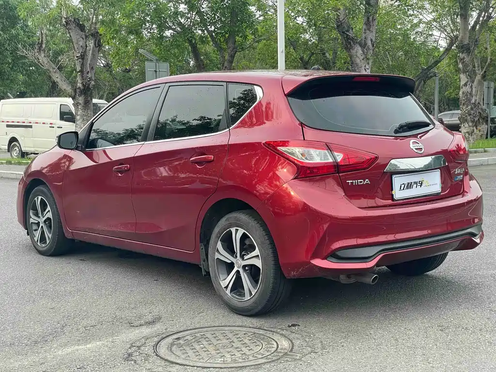 Nissan Tiida — миниатюра 10