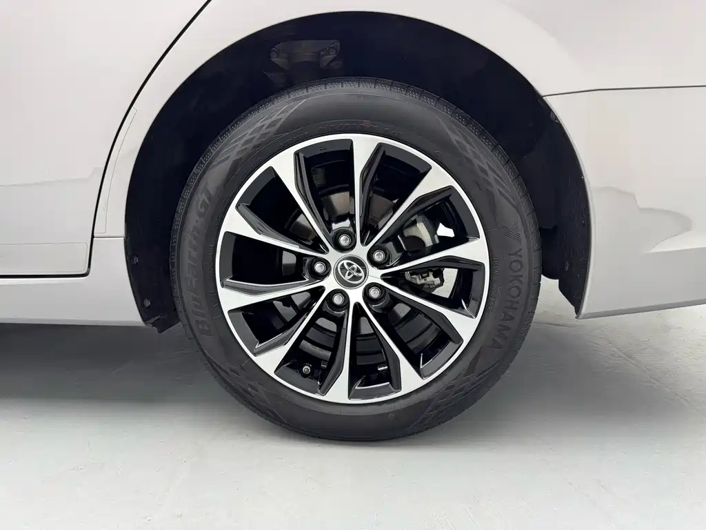 Toyota Avalon — миниатюра 5
