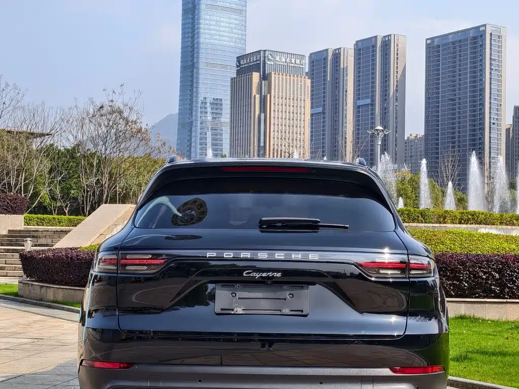 PORSCHE CAYENNE