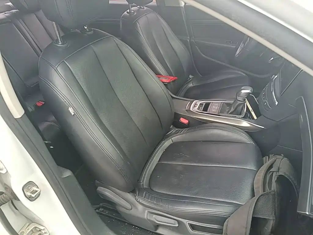 Peugeot 408 — миниатюра 25